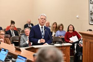 Senate Education moves bill to allow pilot program for nontraditional school week and teacher prep time